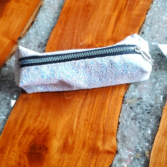 GLITTER💫 Makeup and Brush Bag, NWT - Picture 2 of 3